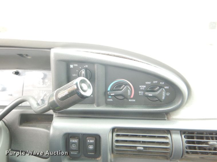 image for item DG4866 1997 Ford Aerostar XLT van