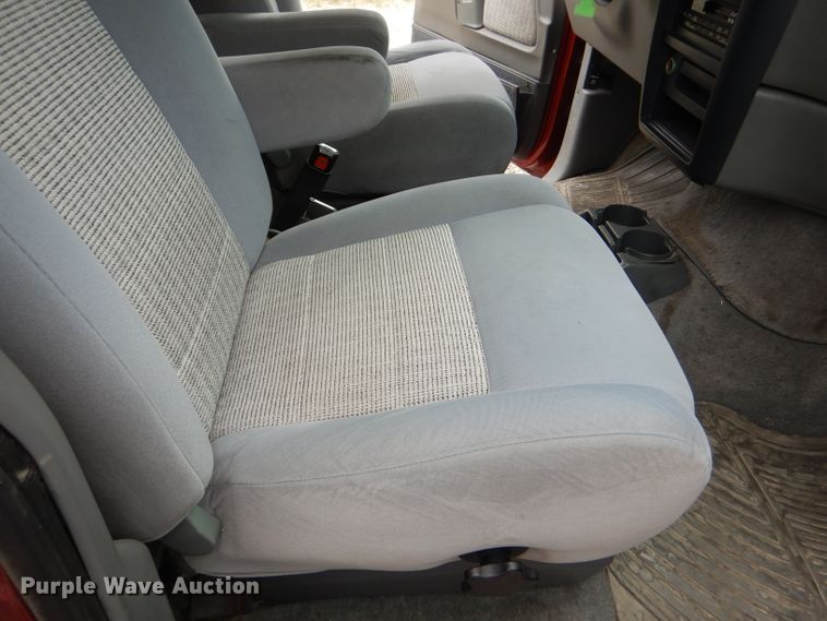 image for item DG4866 1997 Ford Aerostar XLT van