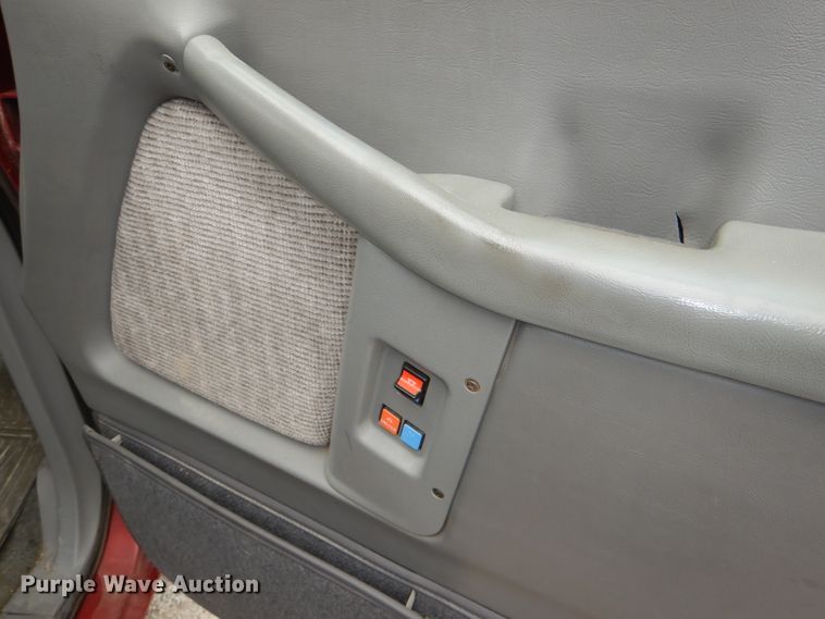 image for item DG4866 1997 Ford Aerostar XLT van