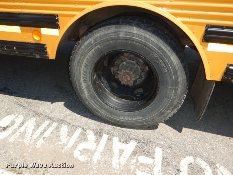 image for item DG4867 2001 Freightliner FS65 school bus