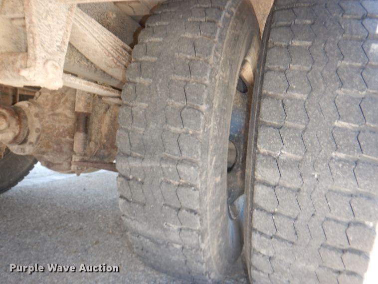 image for item DG4867 2001 Freightliner FS65 school bus