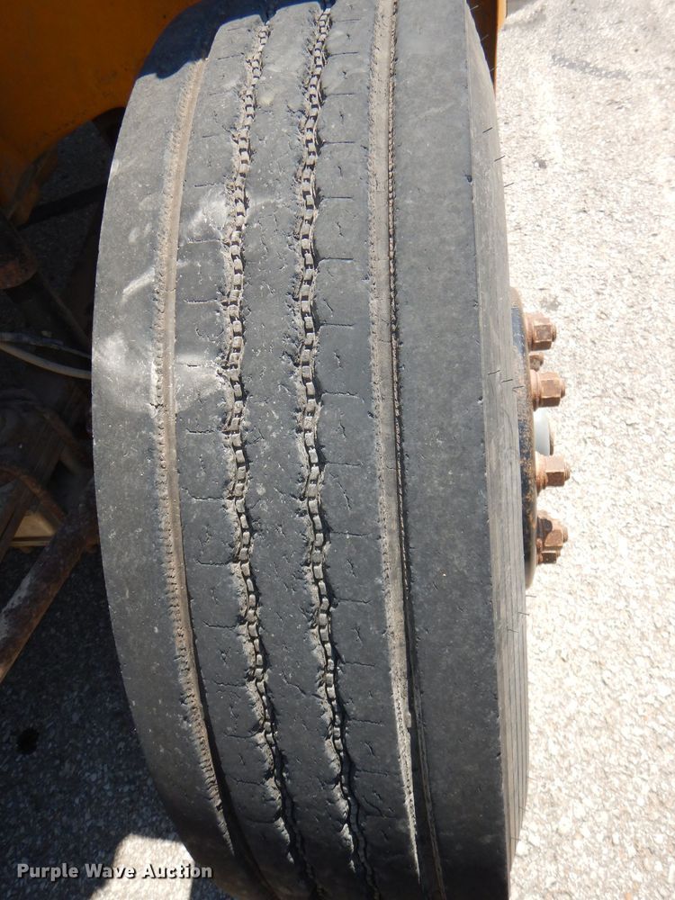 image for item DG4867 2001 Freightliner FS65 school bus