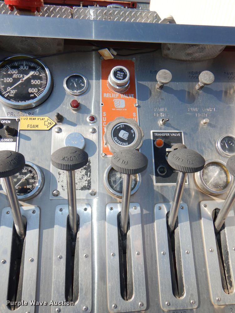 image for item DG4870 1992 Ottawa E-1 pumper rescue fire truck