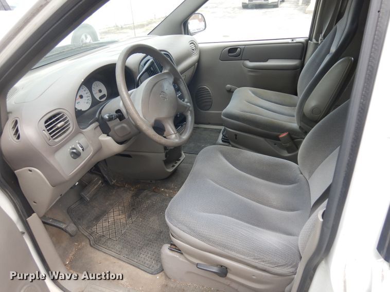 image for item DH0324 2002 Dodge Caravan minivan
