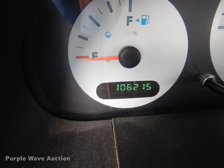 image for item DH0324 2002 Dodge Caravan minivan