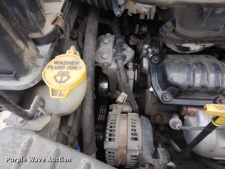 image for item DH0324 2002 Dodge Caravan minivan