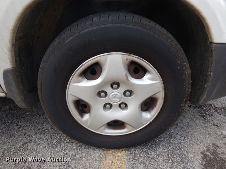 image for item DH0324 2002 Dodge Caravan minivan