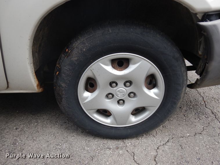 image for item DH0324 2002 Dodge Caravan minivan