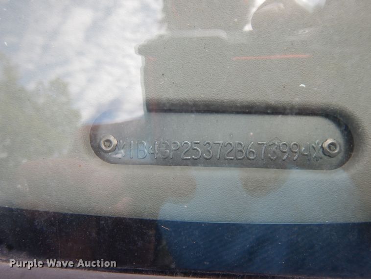 image for item DH0324 2002 Dodge Caravan minivan