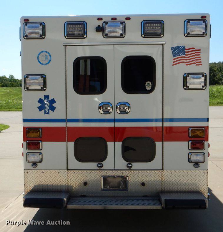 image for item DH6047 2014 International TerraStar ambulance