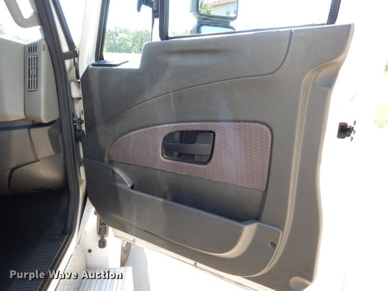 image for item DH6047 2014 International TerraStar ambulance