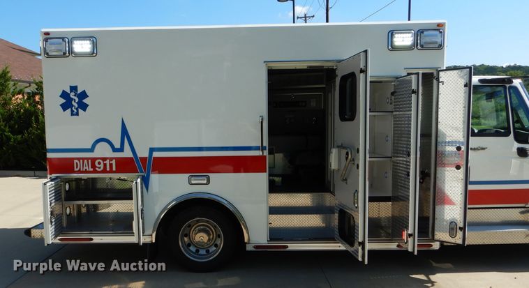 image for item DH6047 2014 International TerraStar ambulance