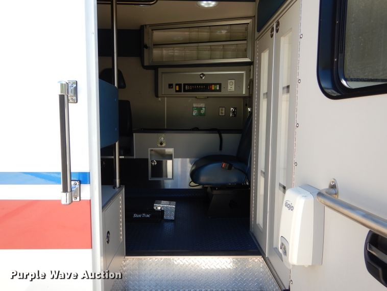 image for item DH6047 2014 International TerraStar ambulance