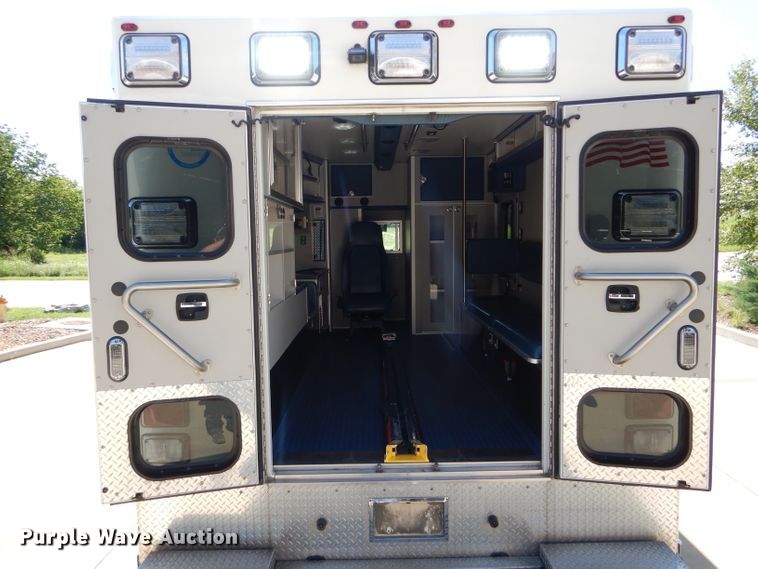 image for item DH6047 2014 International TerraStar ambulance