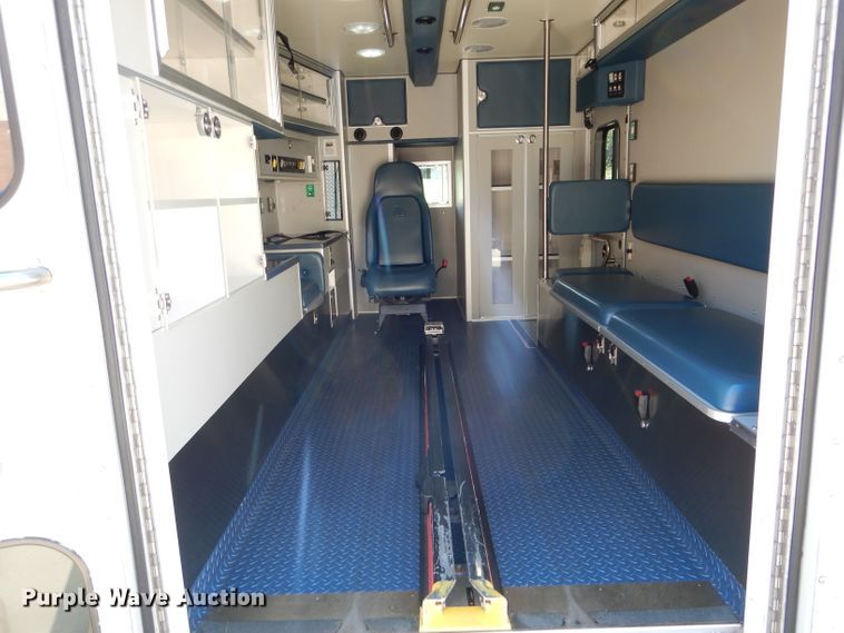 image for item DH6047 2014 International TerraStar ambulance