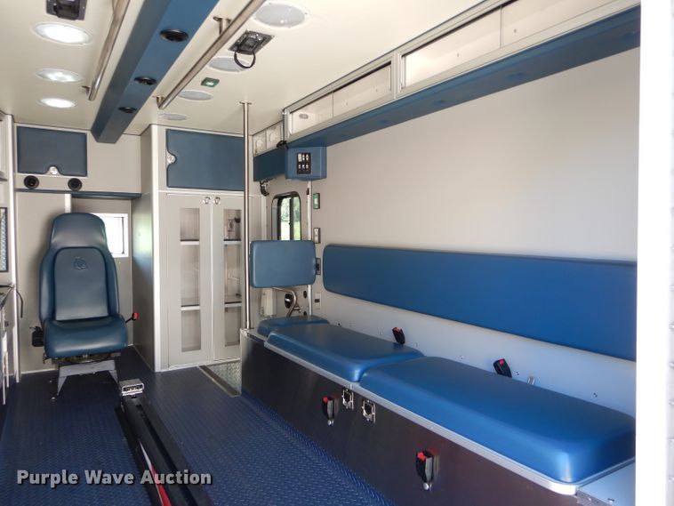 image for item DH6047 2014 International TerraStar ambulance