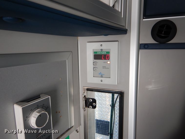 image for item DH6047 2014 International TerraStar ambulance