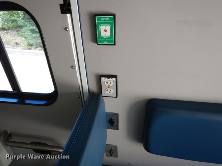 image for item DH6047 2014 International TerraStar ambulance