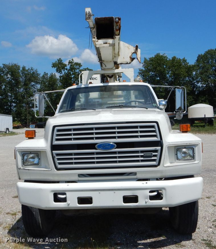 image for item DH6056 1993 Ford F800 bucket truck