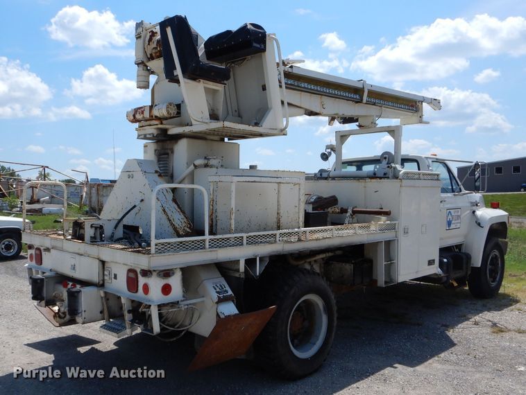 image for item DH6056 1993 Ford F800 bucket truck