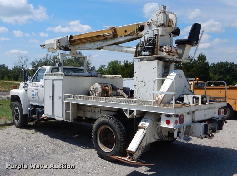 image for item DH6056 1993 Ford F800 bucket truck