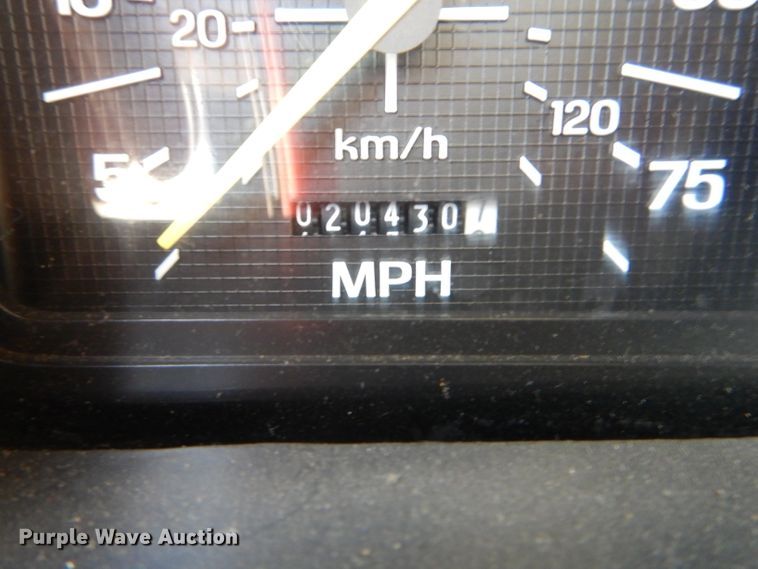 image for item DH6056 1993 Ford F800 bucket truck