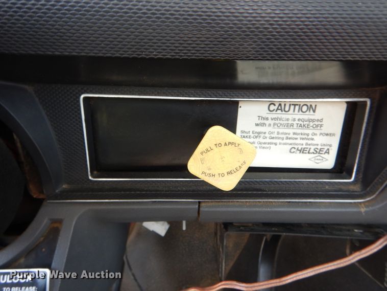 image for item DH6056 1993 Ford F800 bucket truck