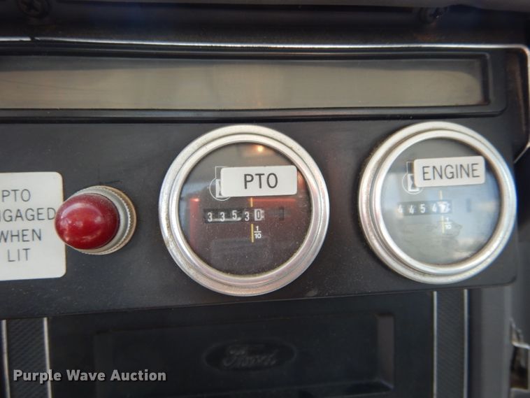 image for item DH6056 1993 Ford F800 bucket truck