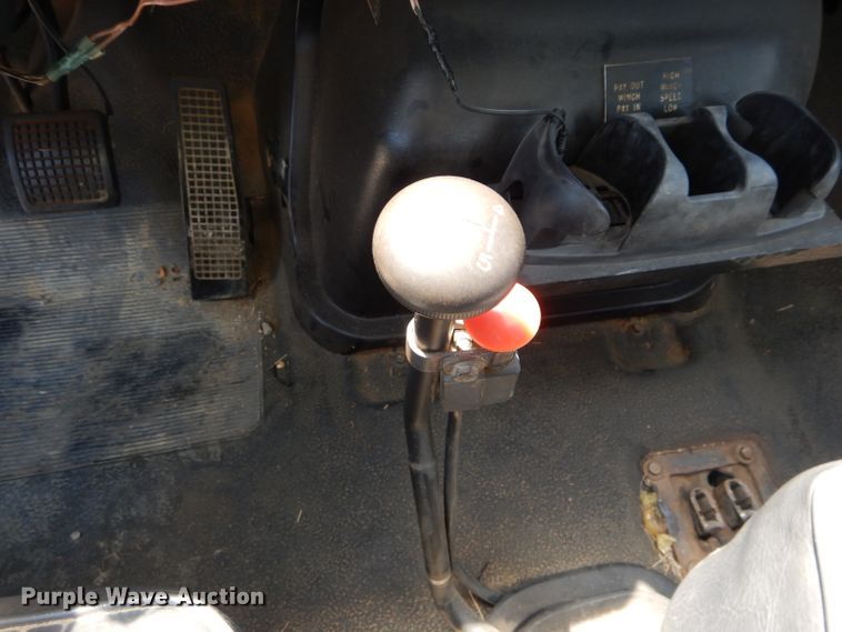 image for item DH6056 1993 Ford F800 bucket truck