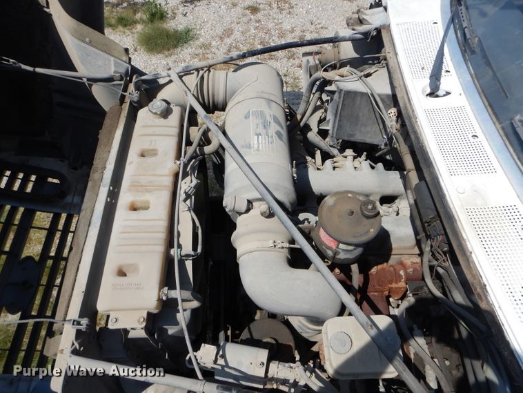 image for item DH6056 1993 Ford F800 bucket truck