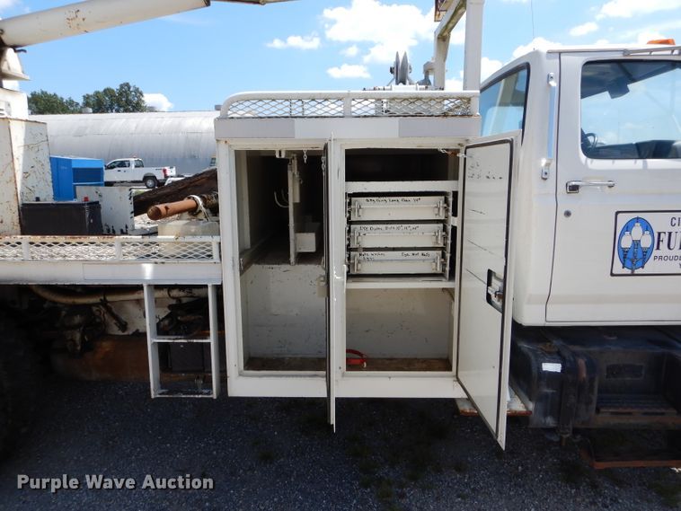 image for item DH6056 1993 Ford F800 bucket truck