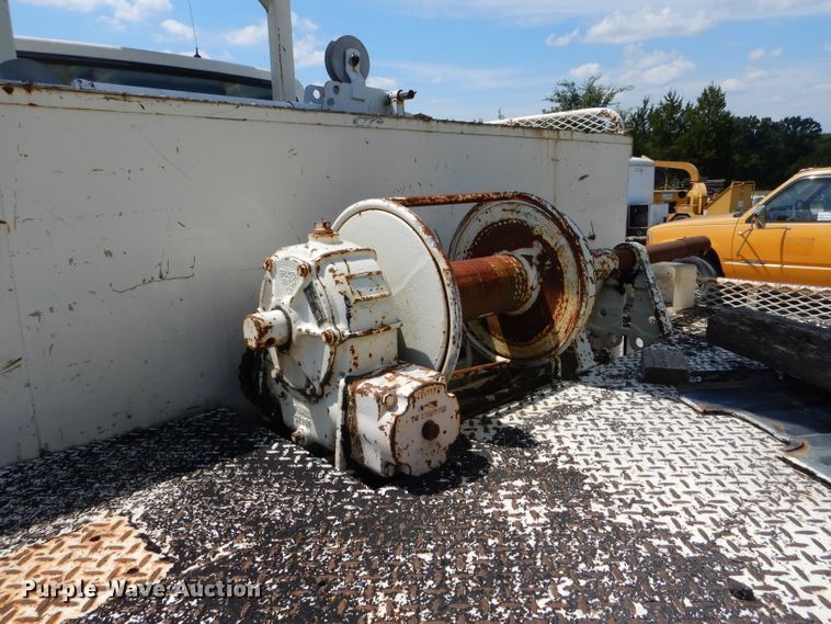 image for item DH6056 1993 Ford F800 bucket truck