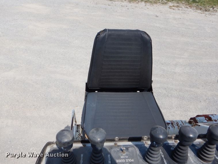 image for item DH6056 1993 Ford F800 bucket truck