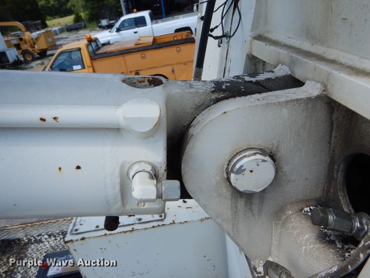 image for item DH6056 1993 Ford F800 bucket truck