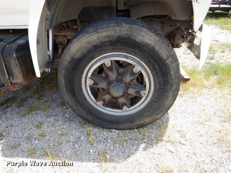 image for item DH6056 1993 Ford F800 bucket truck