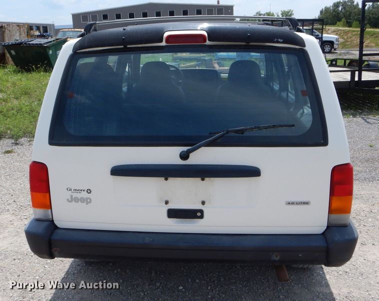 image for item DH6059 2000 Jeep Cherokee SUV