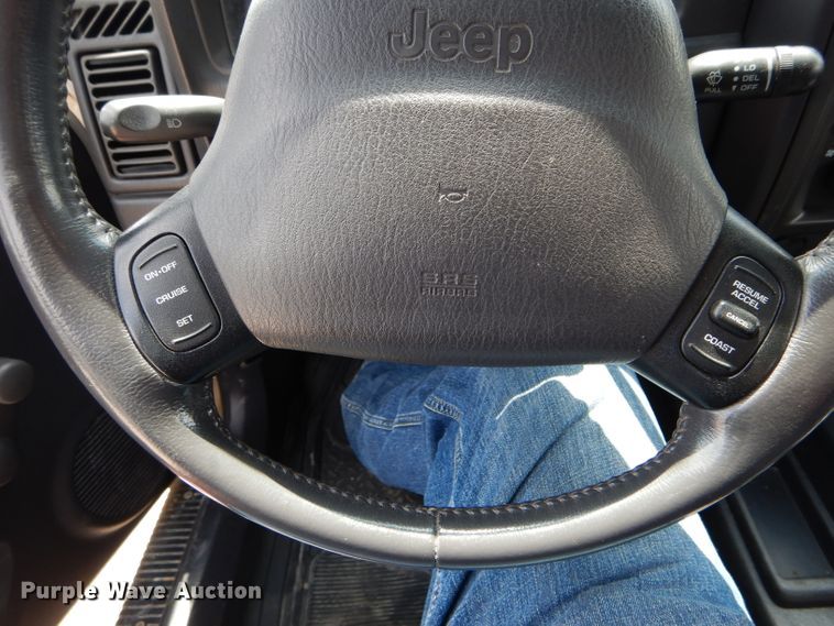 image for item DH6059 2000 Jeep Cherokee SUV