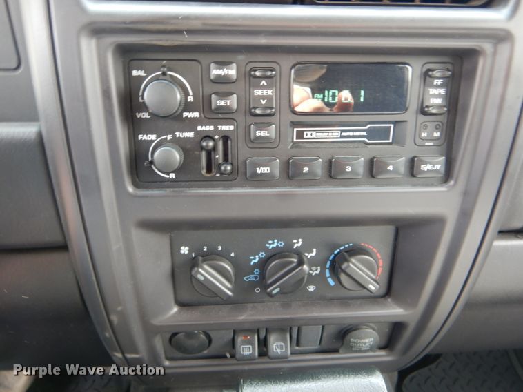 image for item DH6059 2000 Jeep Cherokee SUV