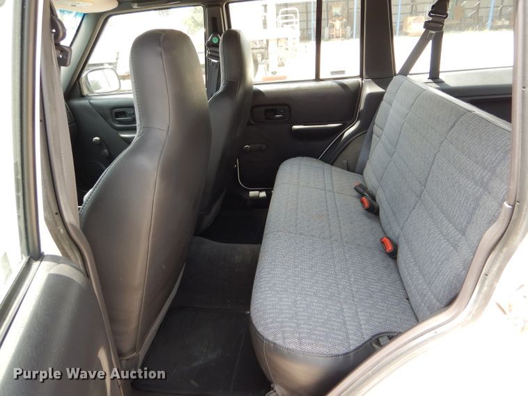 image for item DH6059 2000 Jeep Cherokee SUV