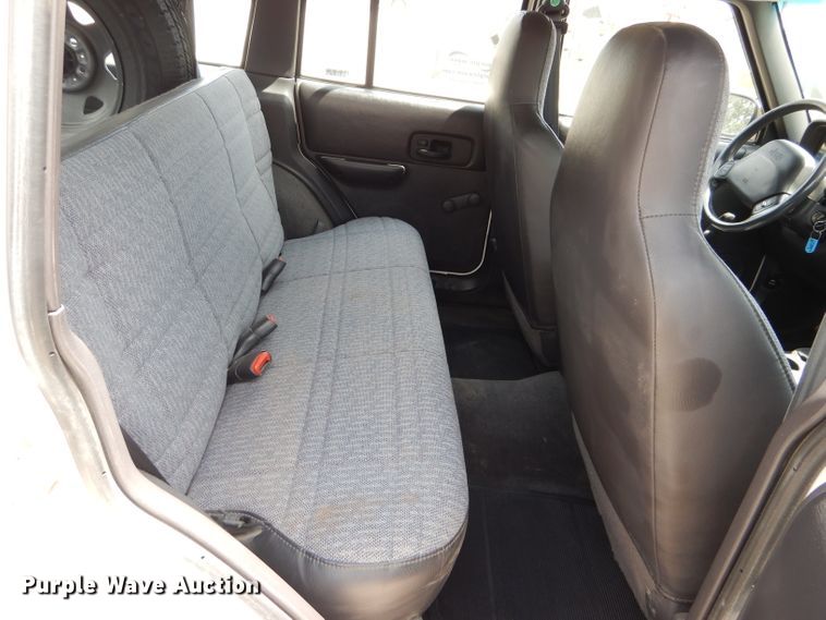 image for item DH6059 2000 Jeep Cherokee SUV