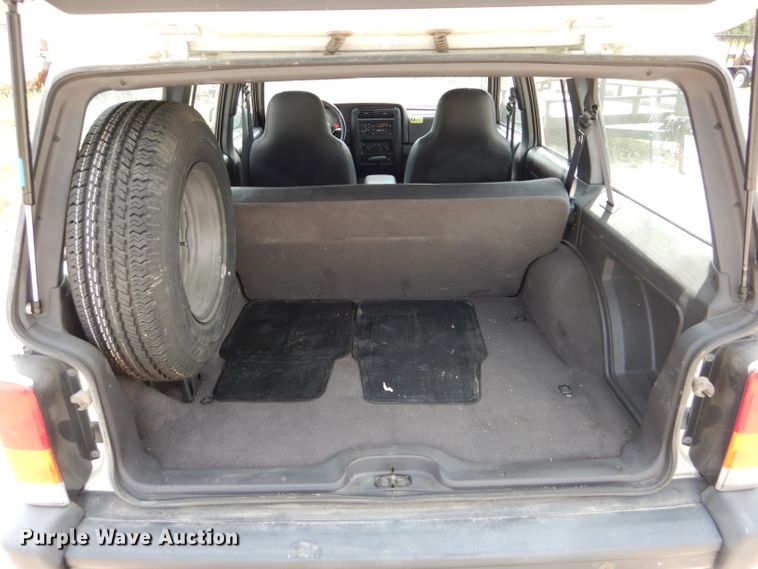 image for item DH6059 2000 Jeep Cherokee SUV