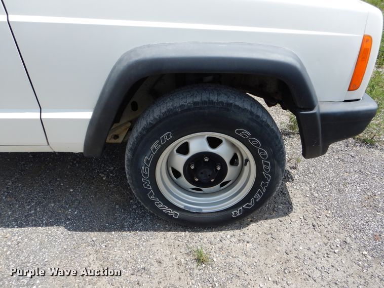 image for item DH6059 2000 Jeep Cherokee SUV