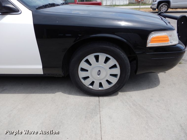image for item DH6060 2010 Ford Crown Victoria Police Interceptor