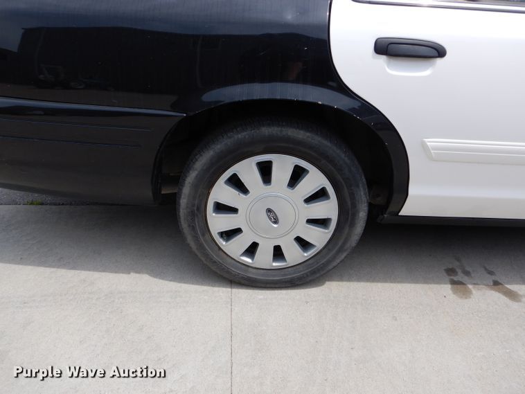 image for item DH6060 2010 Ford Crown Victoria Police Interceptor