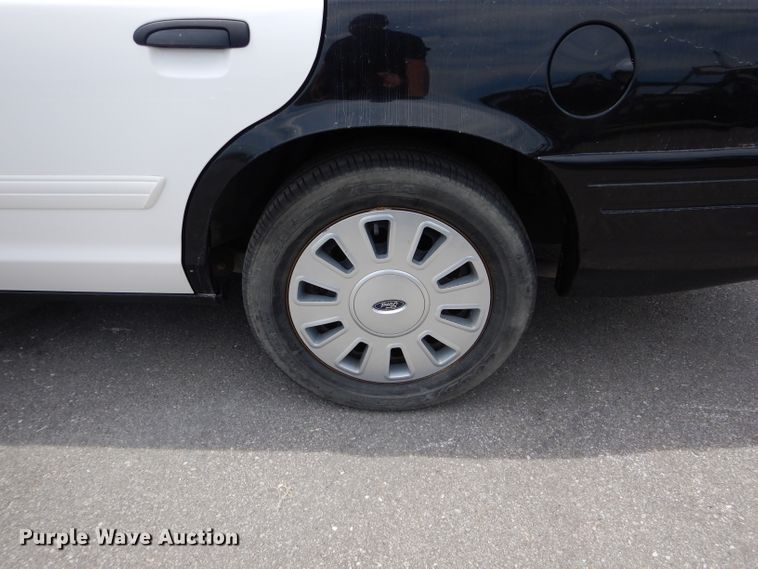 image for item DH6060 2010 Ford Crown Victoria Police Interceptor