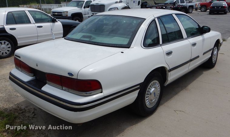 image for item DH6061 1996 Ford Crown Victoria Police Interceptor