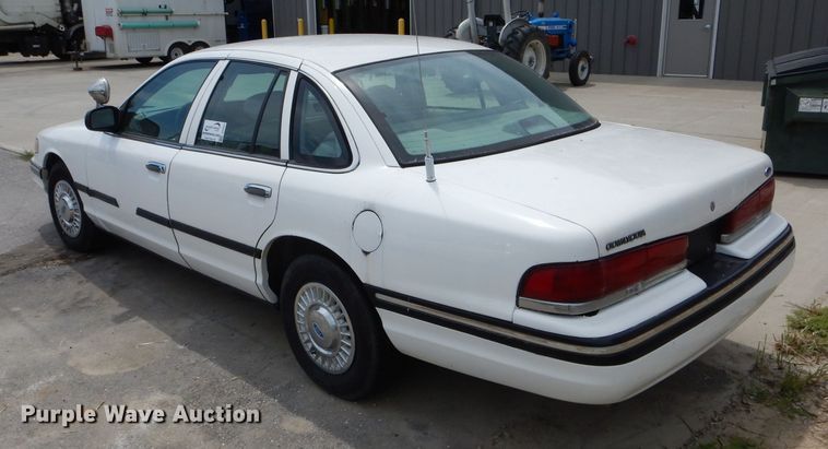 image for item DH6061 1996 Ford Crown Victoria Police Interceptor