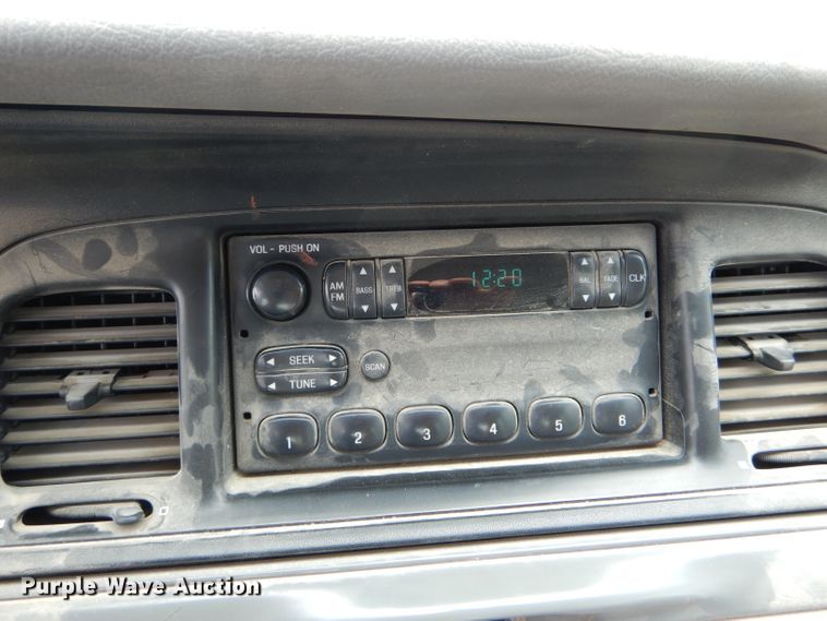 image for item DH6061 1996 Ford Crown Victoria Police Interceptor