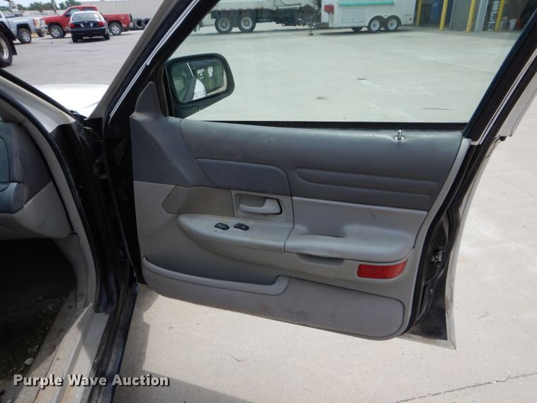 image for item DH6061 1996 Ford Crown Victoria Police Interceptor