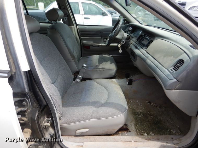 image for item DH6061 1996 Ford Crown Victoria Police Interceptor